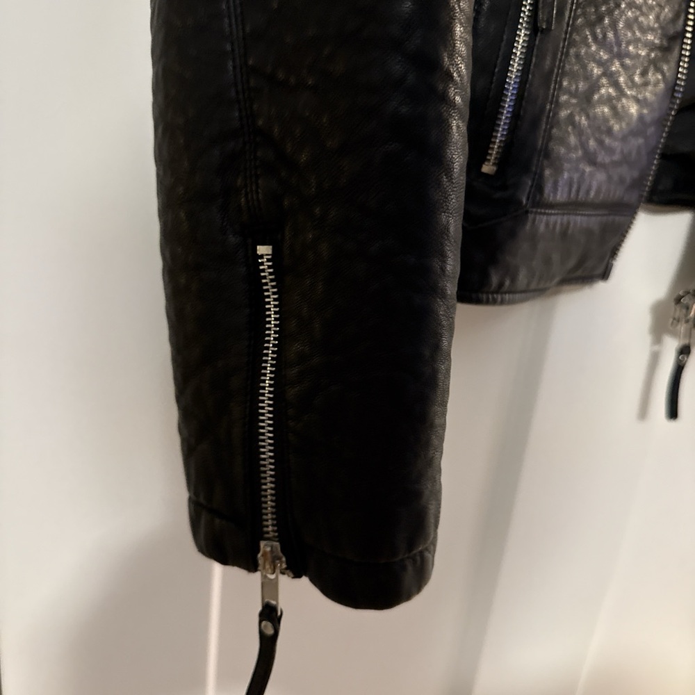 Blanc Noir Textured Black Leather Jacket - Picture 4 of 5